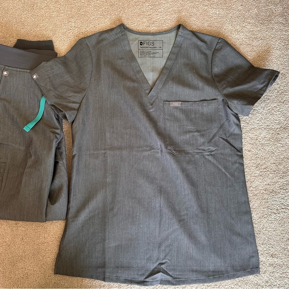 Set - Figs Technical Scrubs